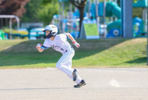 Baserunner on the move